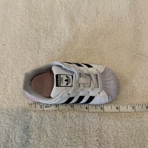 Adidas Superstar- Toddler Size 6K - Picture 5 of 6